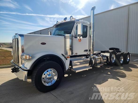 Peterbilt 589 Trekkers