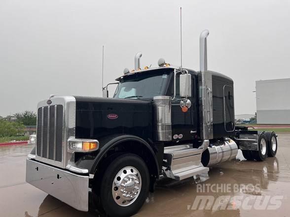 Peterbilt 589 Trekkers