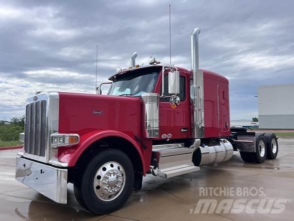 Peterbilt 589 Trekkers