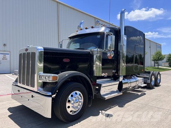 Peterbilt 589 Trekkers