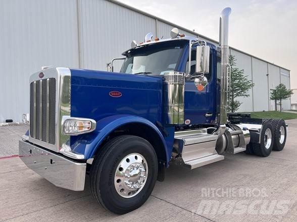 Peterbilt 589 Trekkers