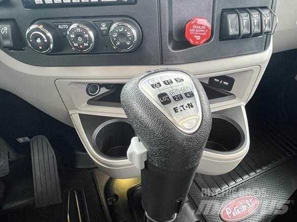 Peterbilt 589 Trekkers
