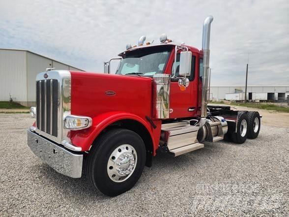 Peterbilt 589 Trekkers