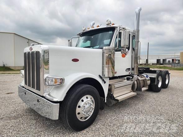 Peterbilt 589 Trekkers
