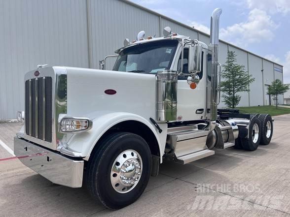 Peterbilt 589 Trekkers