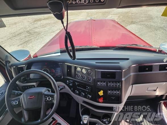 Peterbilt 589 Trekkers