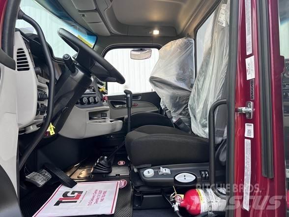 Peterbilt 589 Trekkers