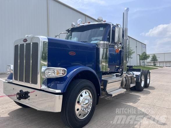 Peterbilt 589 Trekkers
