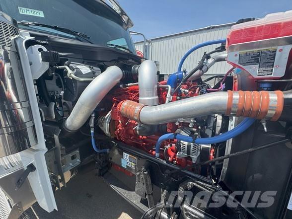 Peterbilt 589 Trekkers