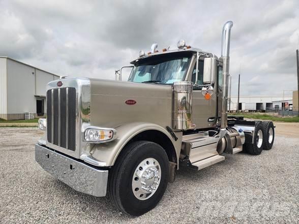 Peterbilt 589 Trekkers