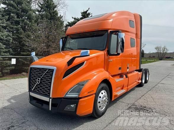 Volvo VNL42T760 Trekkers