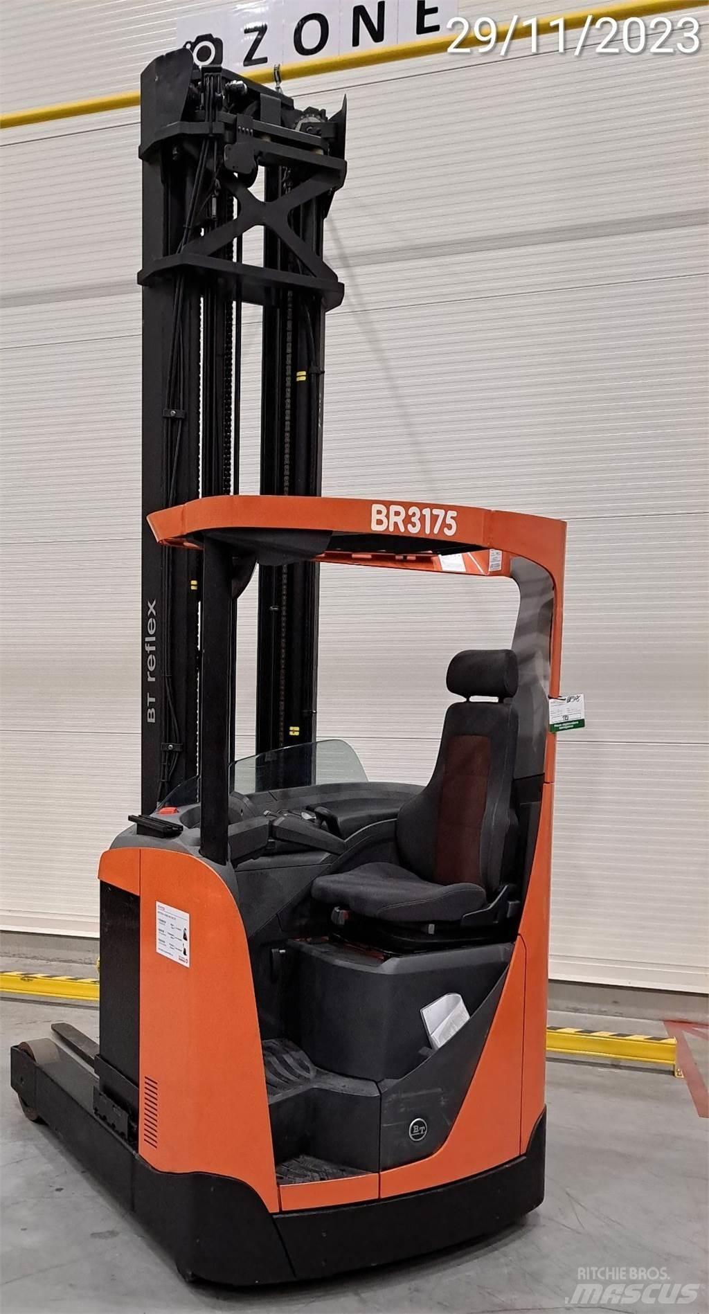 BT RRE160 Reachtruck voor hoog niveau