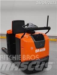 BT OSE250 Orderpicker voor laag niveau