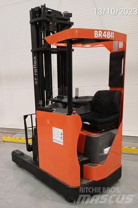 BT RRE140M Reachtruck voor hoog niveau