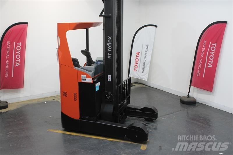 BT RRE200 Reachtruck voor hoog niveau