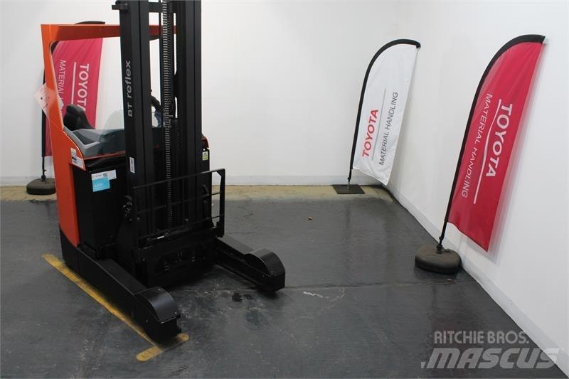 BT RRE200 Reachtruck voor hoog niveau