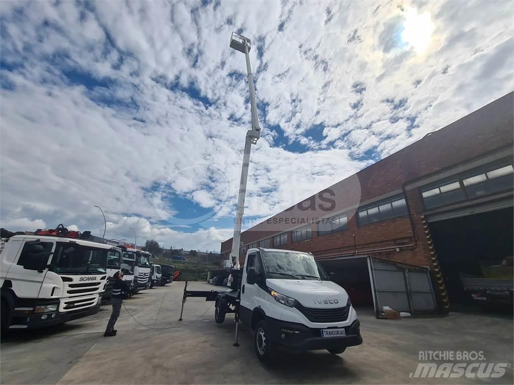 Cela DT Truck 28 FE Auto hoogwerkers