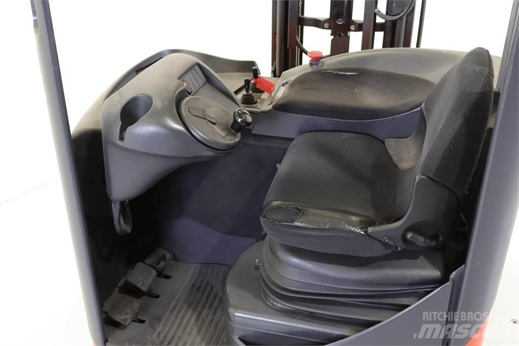 Linde R10CS Reachtruck voor hoog niveau