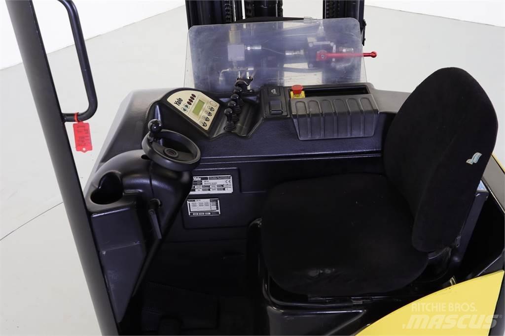 Yale MR16 Reachtruck voor hoog niveau
