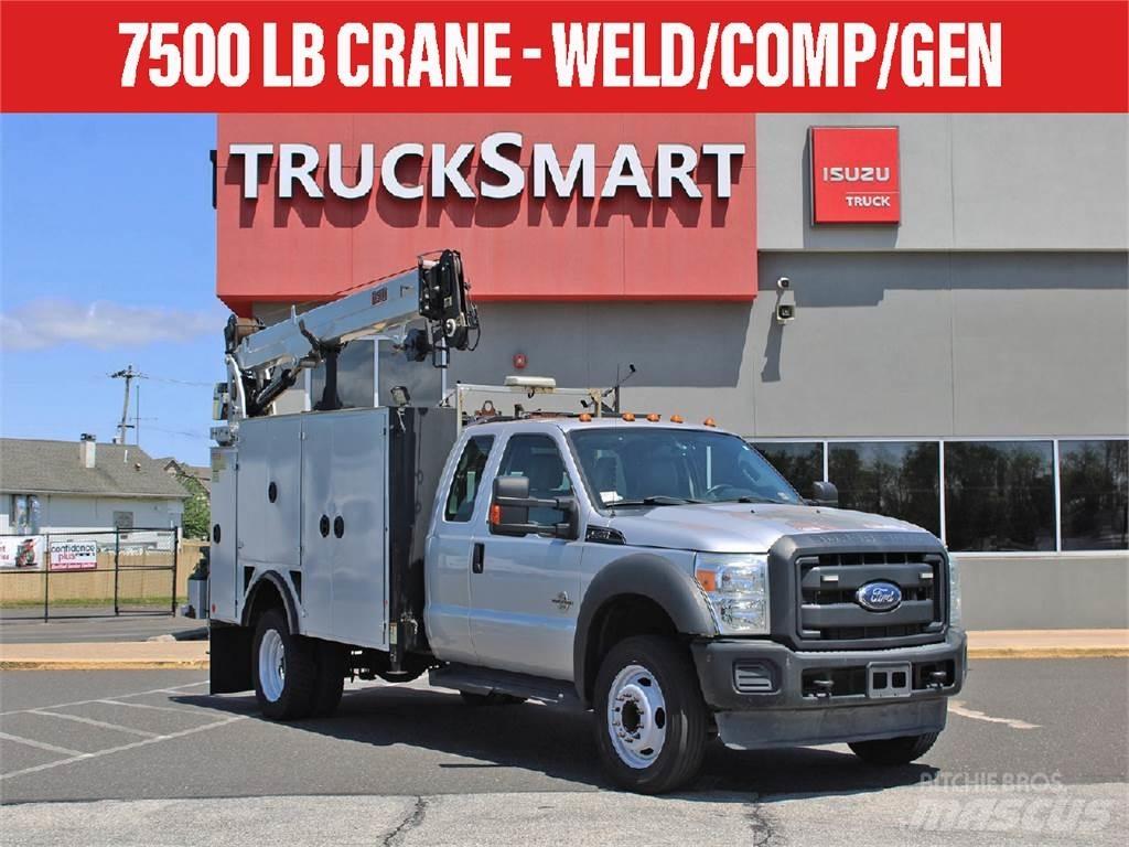 Ford F-550 Vlakke laadvloer met kraan