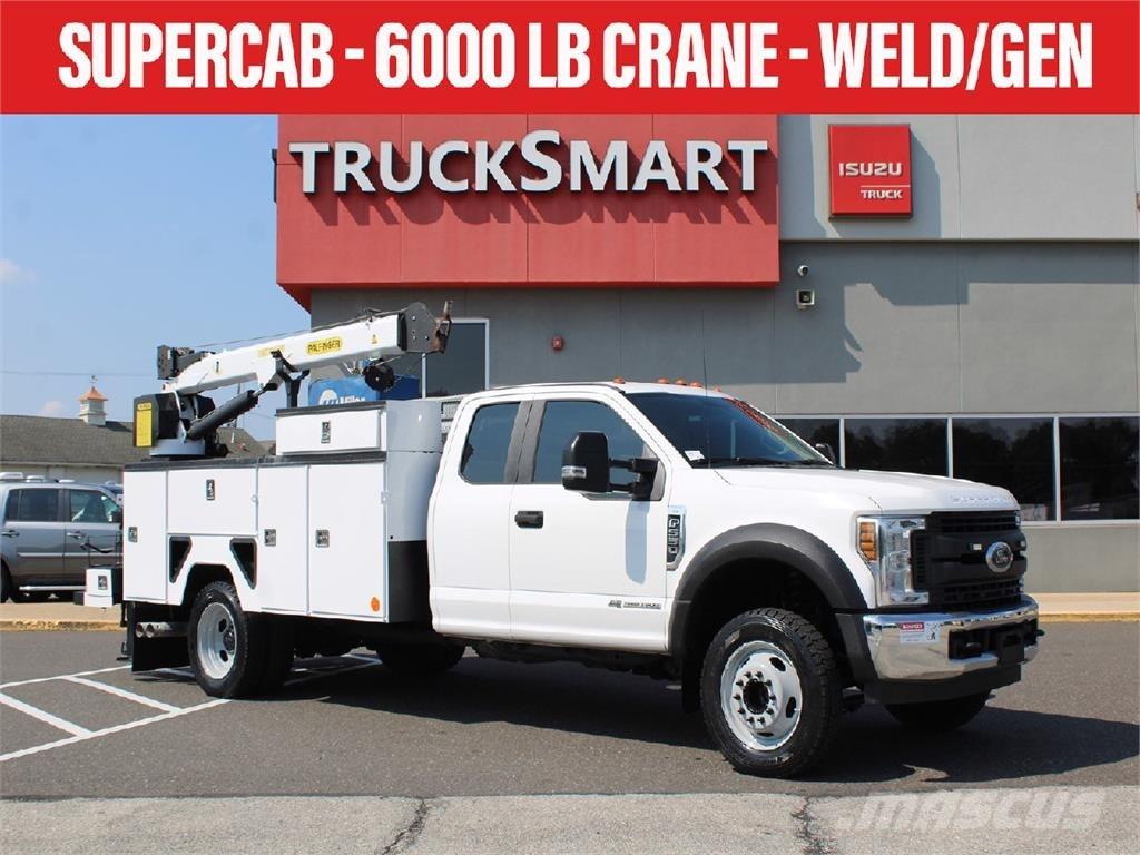 Ford F550 Vlakke laadvloer met kraan
