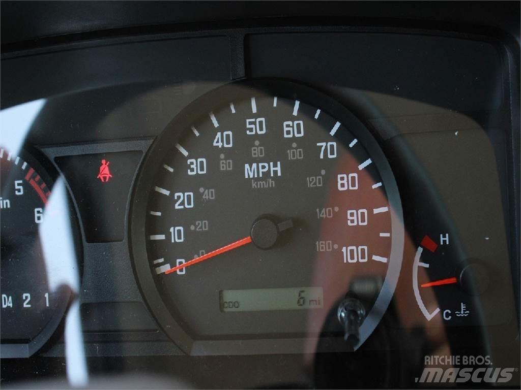 Isuzu NPR-HD Platte bakwagens
