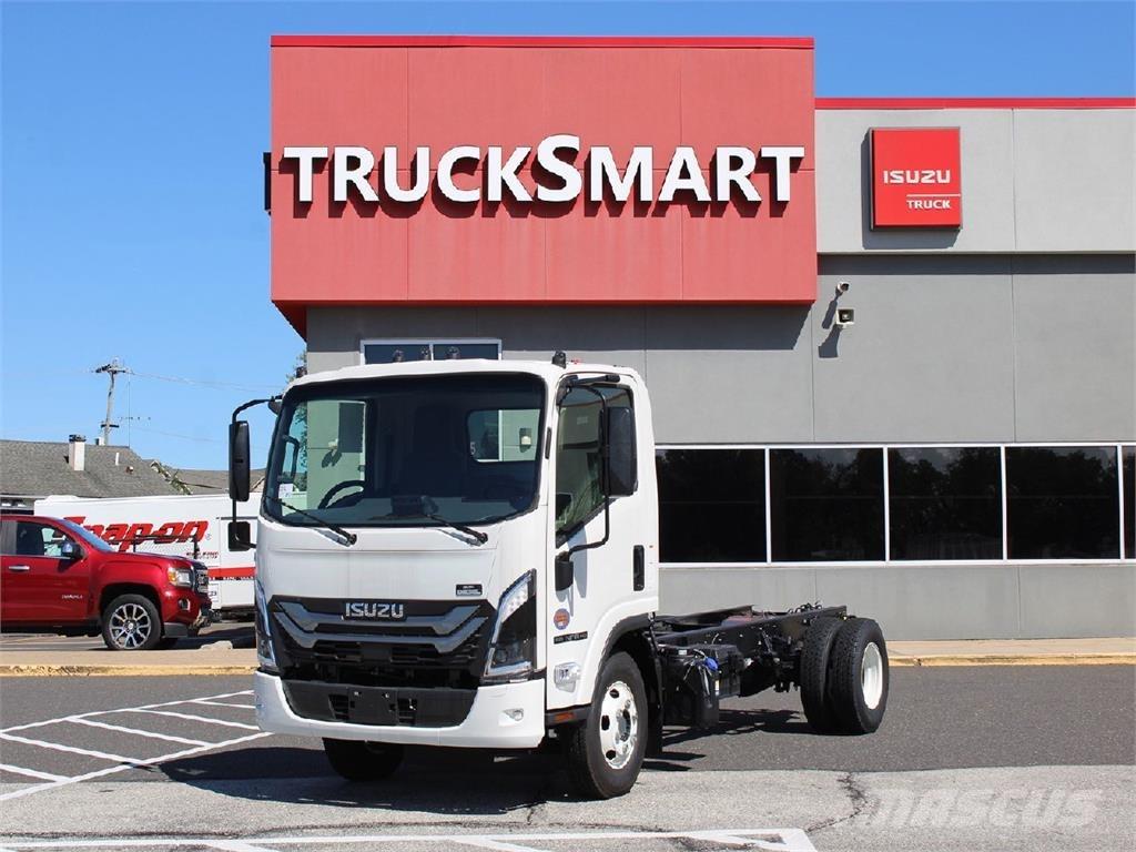 Isuzu NPR-HD Bakwagens met gesloten opbouw
