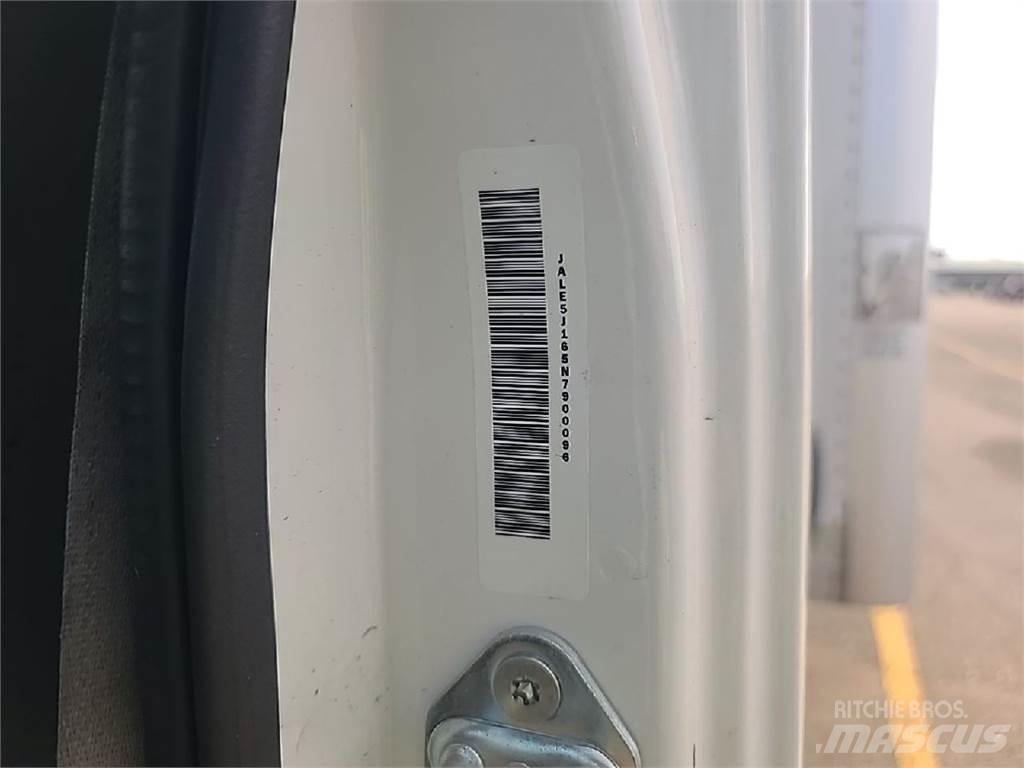 Isuzu NQR Bakwagens met gesloten opbouw