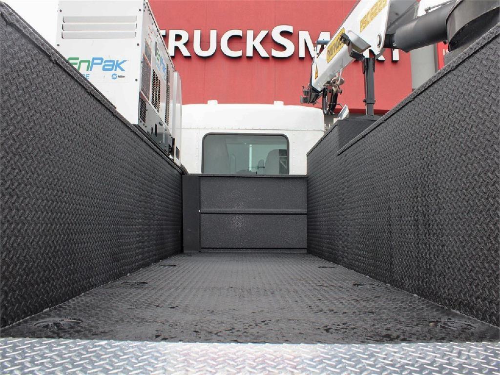 Kenworth T270 Vlakke laadvloer met kraan