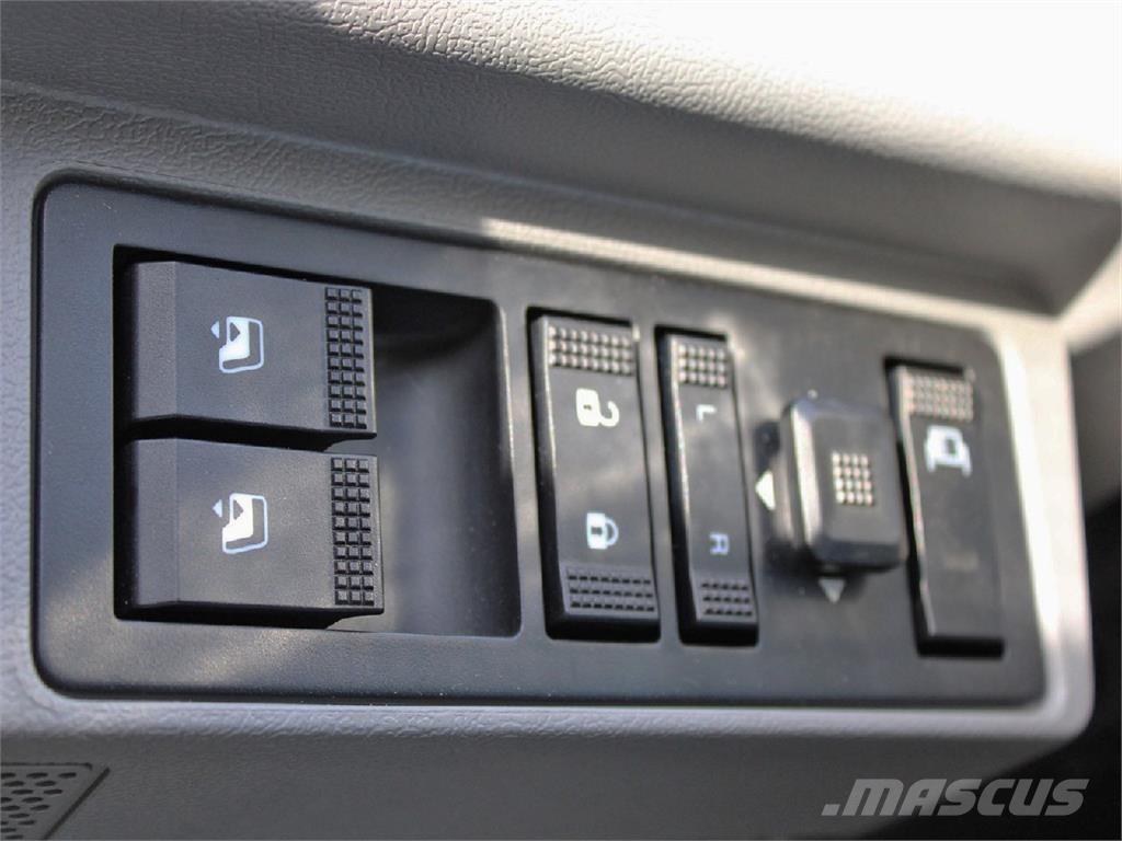 Mack MD6 Vlakke laadvloer met kraan