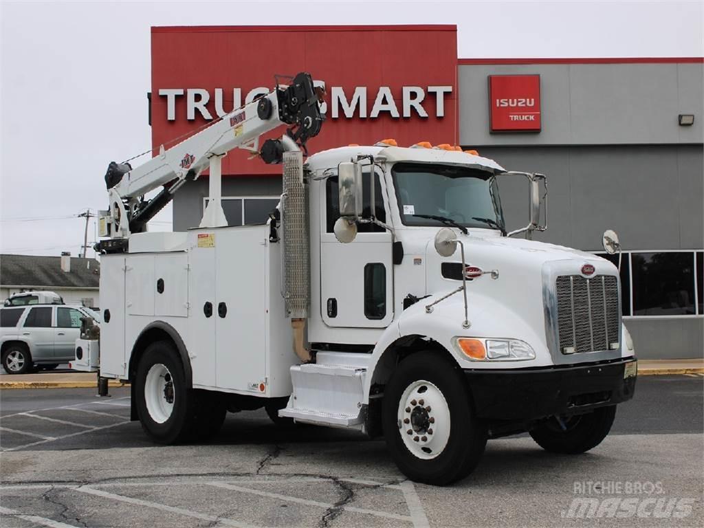 Peterbilt 337 Vlakke laadvloer met kraan