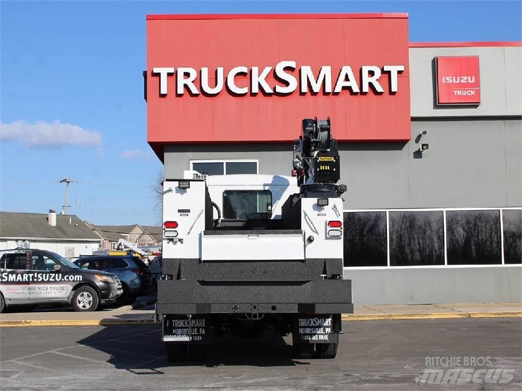 Peterbilt 537 Vlakke laadvloer met kraan