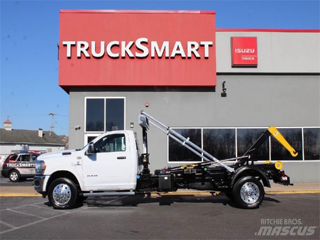 RAM 5500 Vrachtwagen met containersysteem