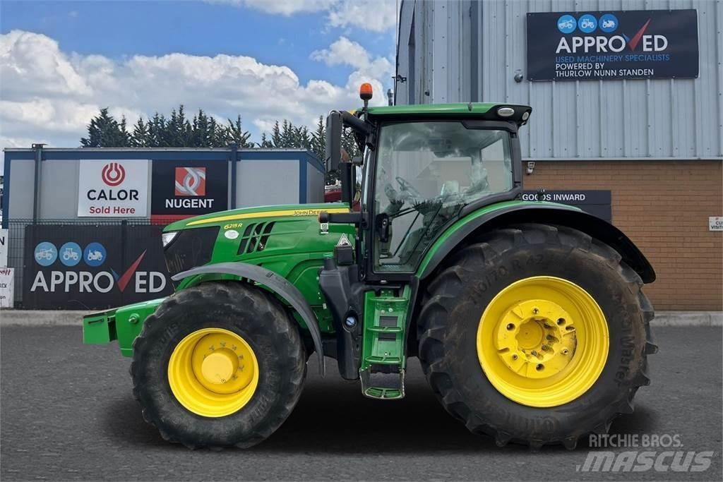 John Deere 6215R Tractoren