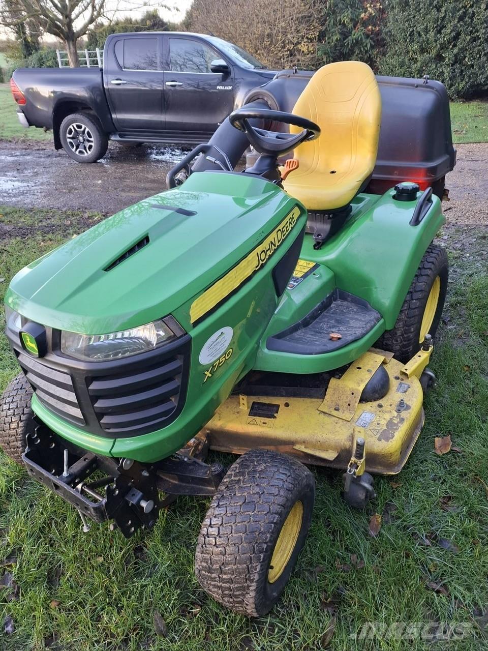 John Deere X750 Maaiers