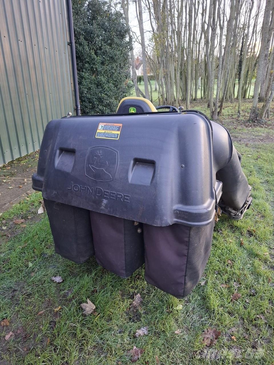 John Deere X750 Maaiers