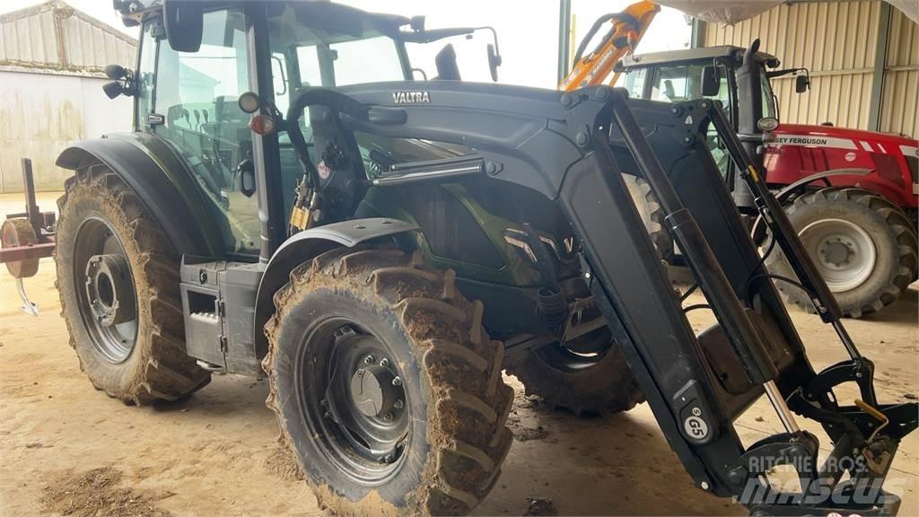 Valtra G135A Tractoren