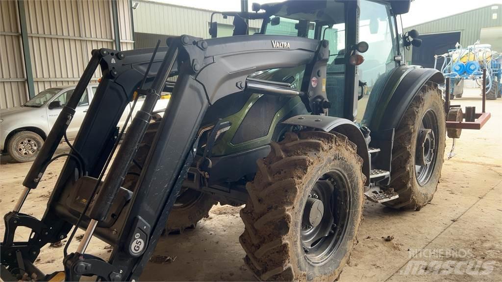Valtra G135A Tractoren