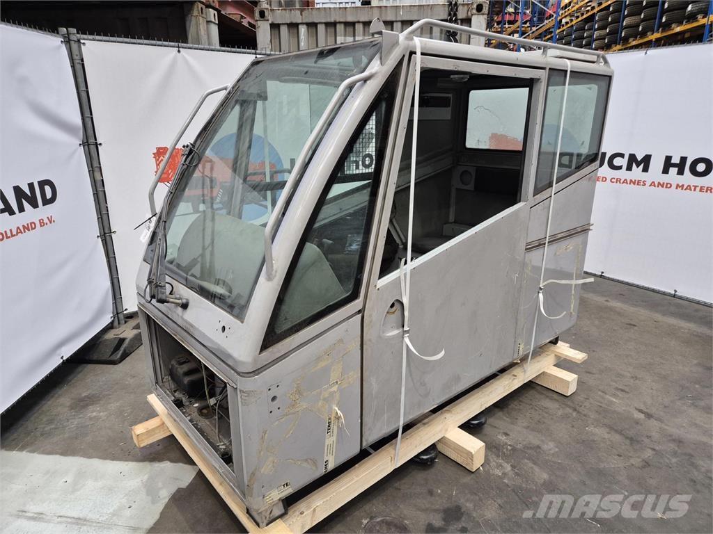  C.T.2 upper cabin Cabine en interieur