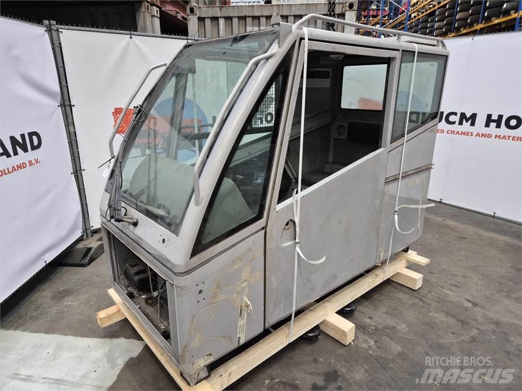  C.T.2 upper cabin Cabine en interieur