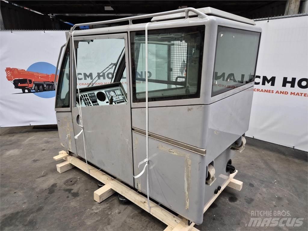  C.T.2 upper cabin Cabine en interieur
