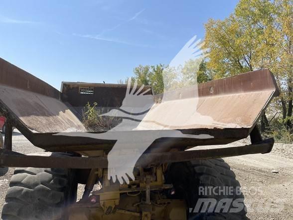 CAT D400D Knik dumptrucks