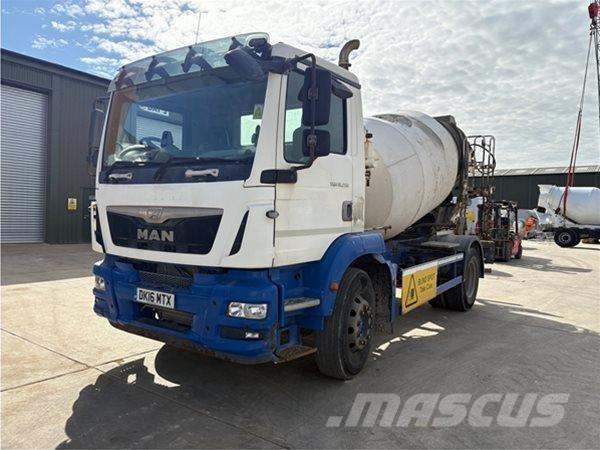 MAN McPHEE 4m3 Betonmixers en pompen