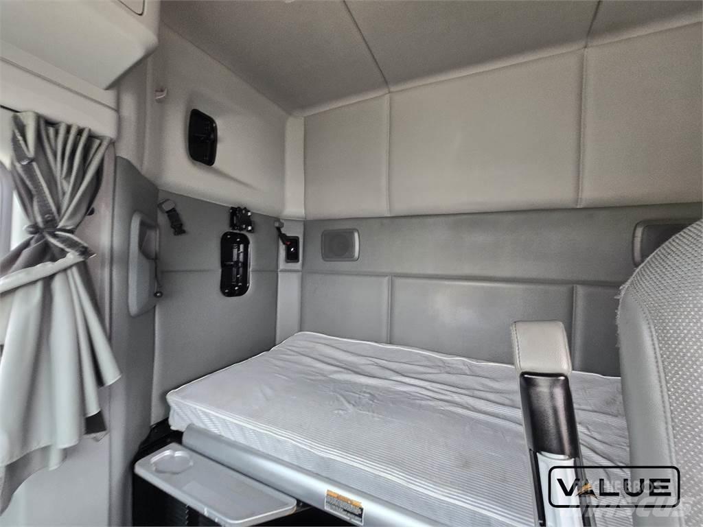 Kenworth T680 Trekkers