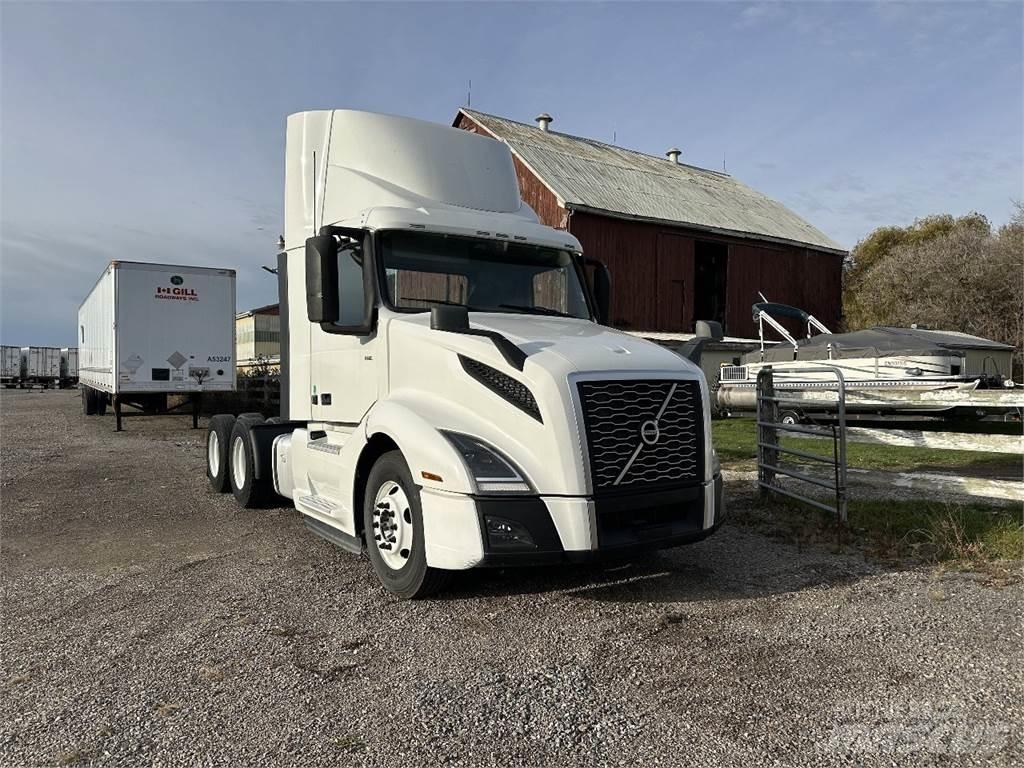 Volvo VNL300 Trekkers