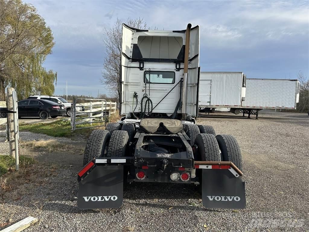 Volvo VNL300 Trekkers