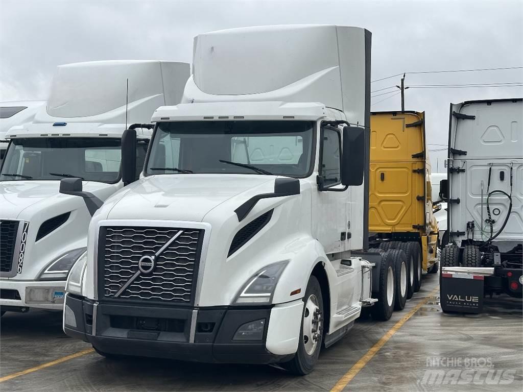 Volvo VNL300 Trekkers