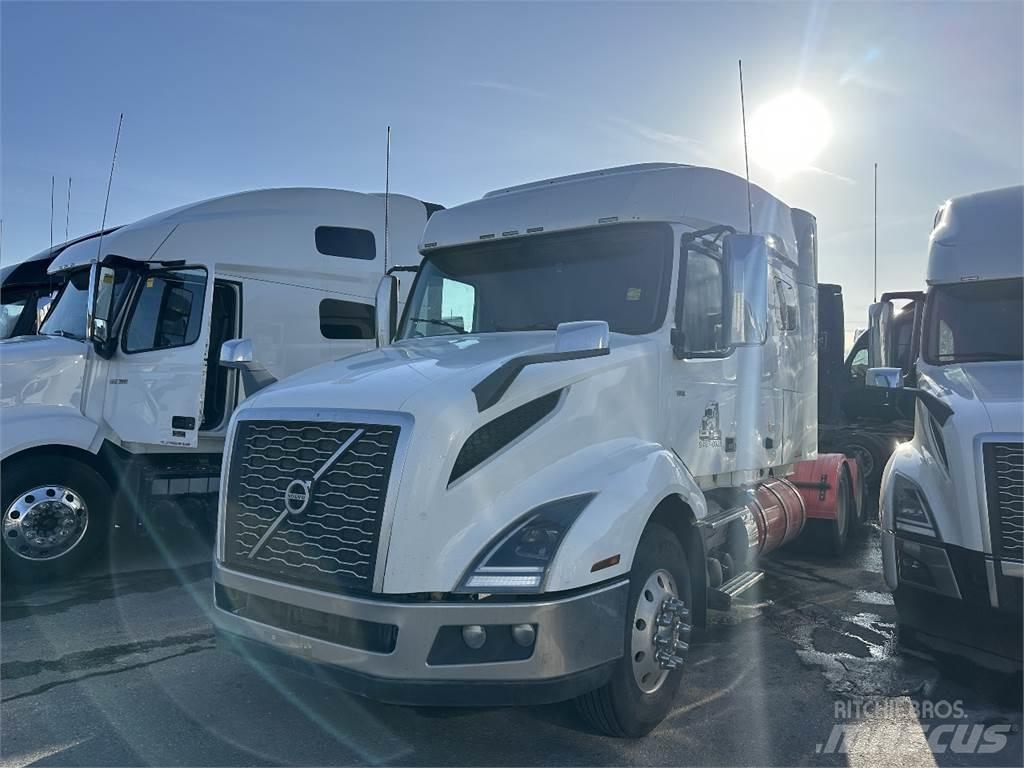 Volvo VNL740 Trekkers