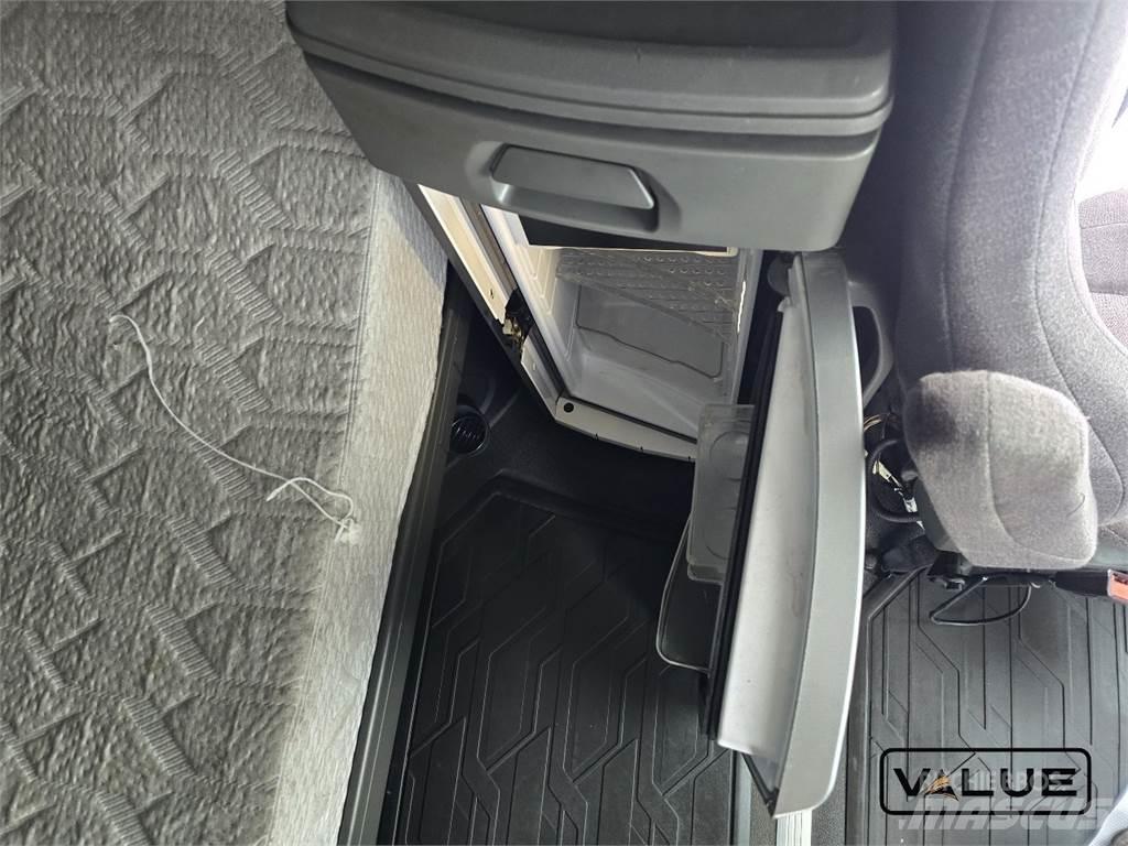 Volvo VNL760 Trekkers