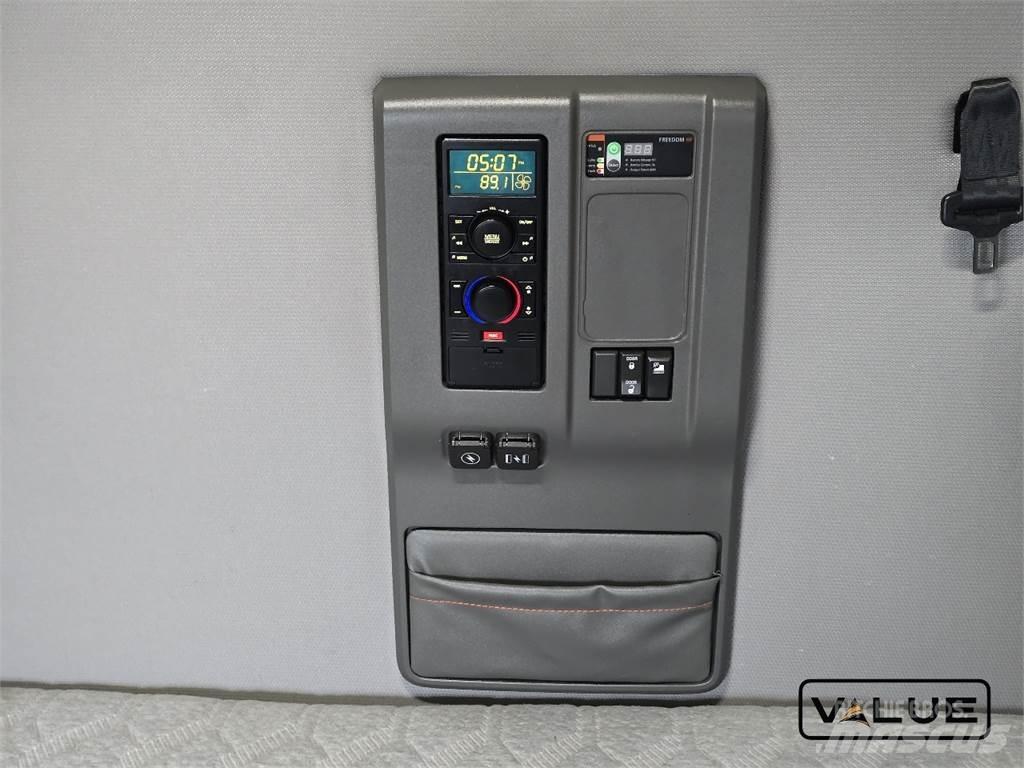 Volvo VNL760 Trekkers